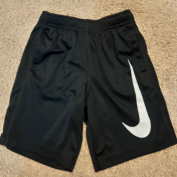 Nike Dri-FIT Black Athletic Shorts - Picture 1 of 2